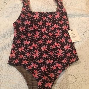 Acacia one piece size L